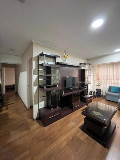 Habitación con cama matrimonial en dpto tipo roomie - Lima - 7