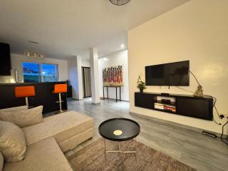 Cozy 2 bed apartment with pool - 0