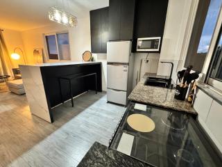 Cozy 2 bed apartment with pool - 8