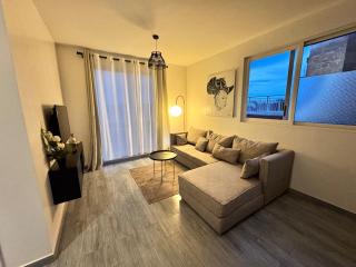 Cozy 2 bed apartment with pool - 6