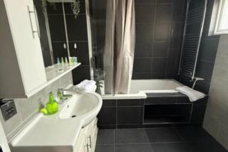 Luxe Leamington Spa Retreat - 7