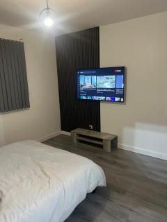 Jay3 Suites - Spacious Entire Apartment in London - 7