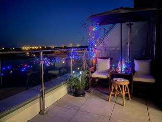 Special Occasion, Stunning sea view balconied Penthouse suite - 4
