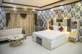 The Red Tree III Premium Guest House - 1