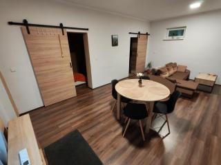 Zo. Low Budget House - 5