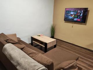 Zo. Low Budget House - 0