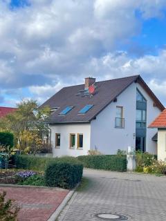 Ruhige Erdgeschosswohnung mit Parkplatz in Erfurt Südost - 0