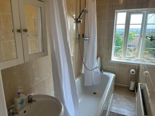 1 bed in Wembley Event Area with Balcony View - 7