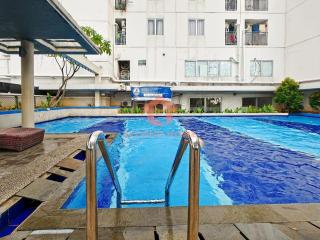 Cozy 2BR Bassura Apt pool WI-FI Netflix - 4