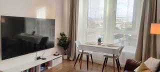 Central 1-bed flat - Walk to shops, pubs and station - 0