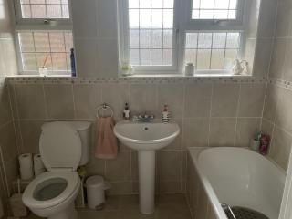 Beautiful modern 3 bed Seer Green Beaconsfield - 8