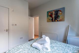 Stylish 4 En-Suites Stay Near Anfield - 2