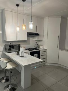 2 Bedroom Condo in Sunninghill Sandton - 8