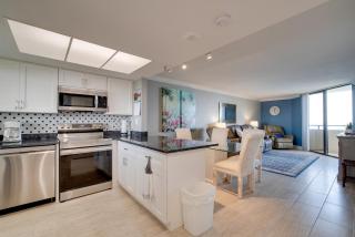 Remarkable Hudson Condo with Coastal Views! - 2