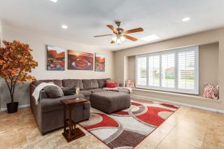 Games Galore - Old Town Scottsdale - Pool & Golf - 3