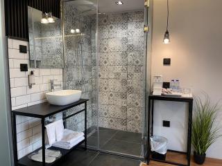 Mickitos Luxury Lifestyle - 7