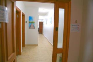 Tranquil Oceanside: Pools & Direct Beach Access - 9