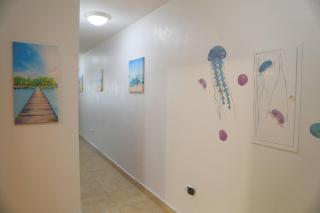 Tranquil Oceanside: Pools & Direct Beach Access - 8