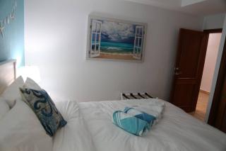 Tranquil Oceanside: Pools & Direct Beach Access - 5