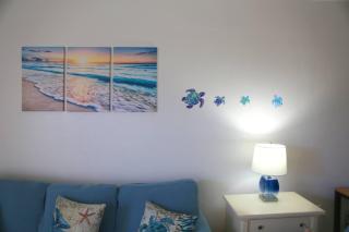 Tranquil Oceanside: Pools & Direct Beach Access - 3