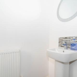 Three Bedroom House - WIFI - Garden - Parking - 98CF - 3