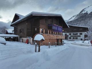 Chalet familial authentique et spacieux 2 chambres 4 à 6 personnes avec parking proche des remontées - 8