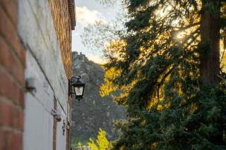 Historic Castle Coach House - 1