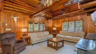 The Moose Bunkhouse: A spacious 4-bedroom retreat just 6 minutes from Yellowstone. - 9