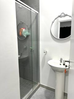 The Living Waters Apartment Sheffield - 5