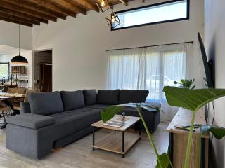 Casa Moderna, Barrio Nayades - 2