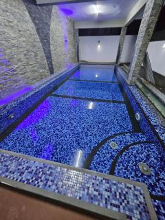 Luxury Apartment with Pool&Gym 2 mins from Beach - 0