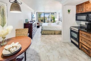 Amazing View Ocean Front Studio Nicely Decorated - Myrtle Beach - 1