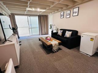 Entire Private Suite 1BR And 1 lounge - 6