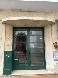 Departamento refaccionado con balcón en Monserrat, BA - 9