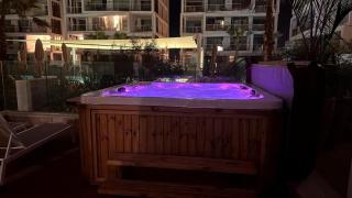 בראון 42 סוויטת גן 2 חדרים עם גקוזי מפנק במרפסת - 5