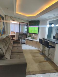 Apto duas quadras Mar Itapema Acomoda até 8 - 0