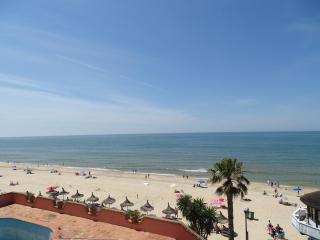 Chalet primera línea de playa - 0