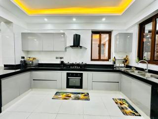 Seaview 2 bedroom in Nyali, Mombasa - 4