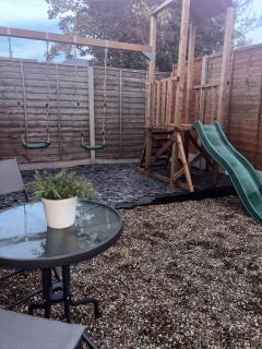 Fresh comfy space, feel at home. - 7