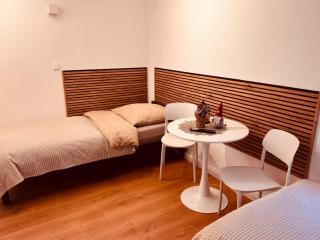 Traumhaft modernes Zimmer mit 2 Einzelbetten Gemeinschaftsbad- WC - 6