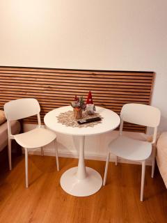 Traumhaft modernes Zimmer mit 2 Einzelbetten Gemeinschaftsbad- WC - 5