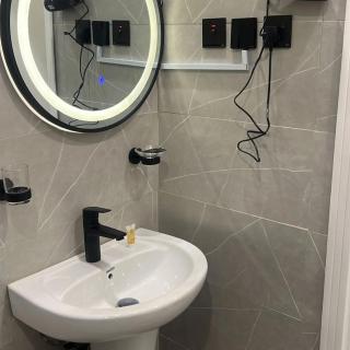 نور هوستيل - 6