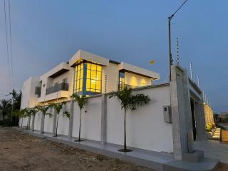 Modern and luxurious villa, comfort and tranquility - 0