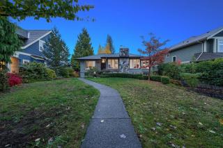 Renovated North Vancouver Gem - 0