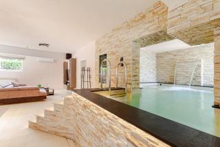 Villa Mairi - 2 private pools & Game Room near Athens - 4