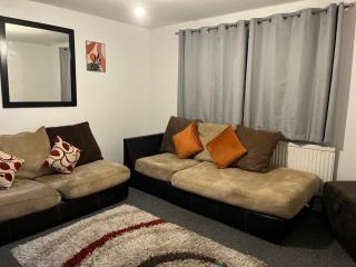 3 Bedroom Holiday Home - Sleeps 6 - 5