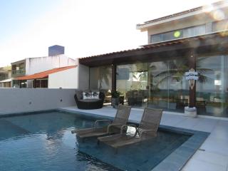 Casa espaçosa, luxuosa, beirar mar, proxima a carneiros, 6 suites - 6