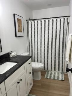 Secluded, Quiet, Cozy, & Modern - 7