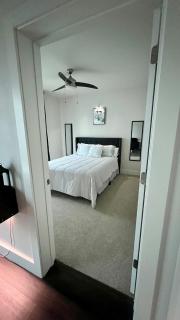 City-View Luxe Stay 7 Mins to Mercedes-Benz - 0