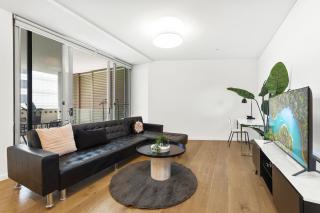 Next To Station 3 Min Walk to Shops 2 Cars - 5